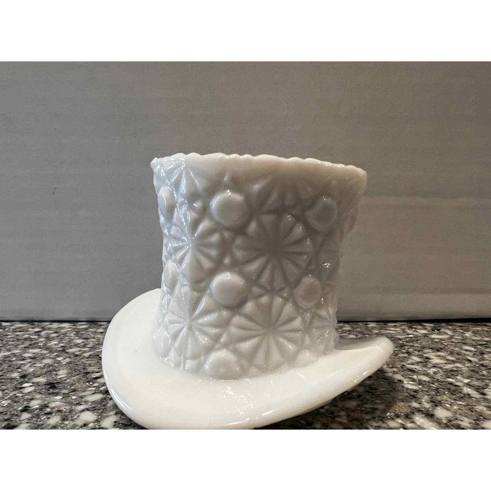 Fenton Top Hat Toothpick Holder Sm. White‎ Milk Glass Daisy Button Vintage Decor